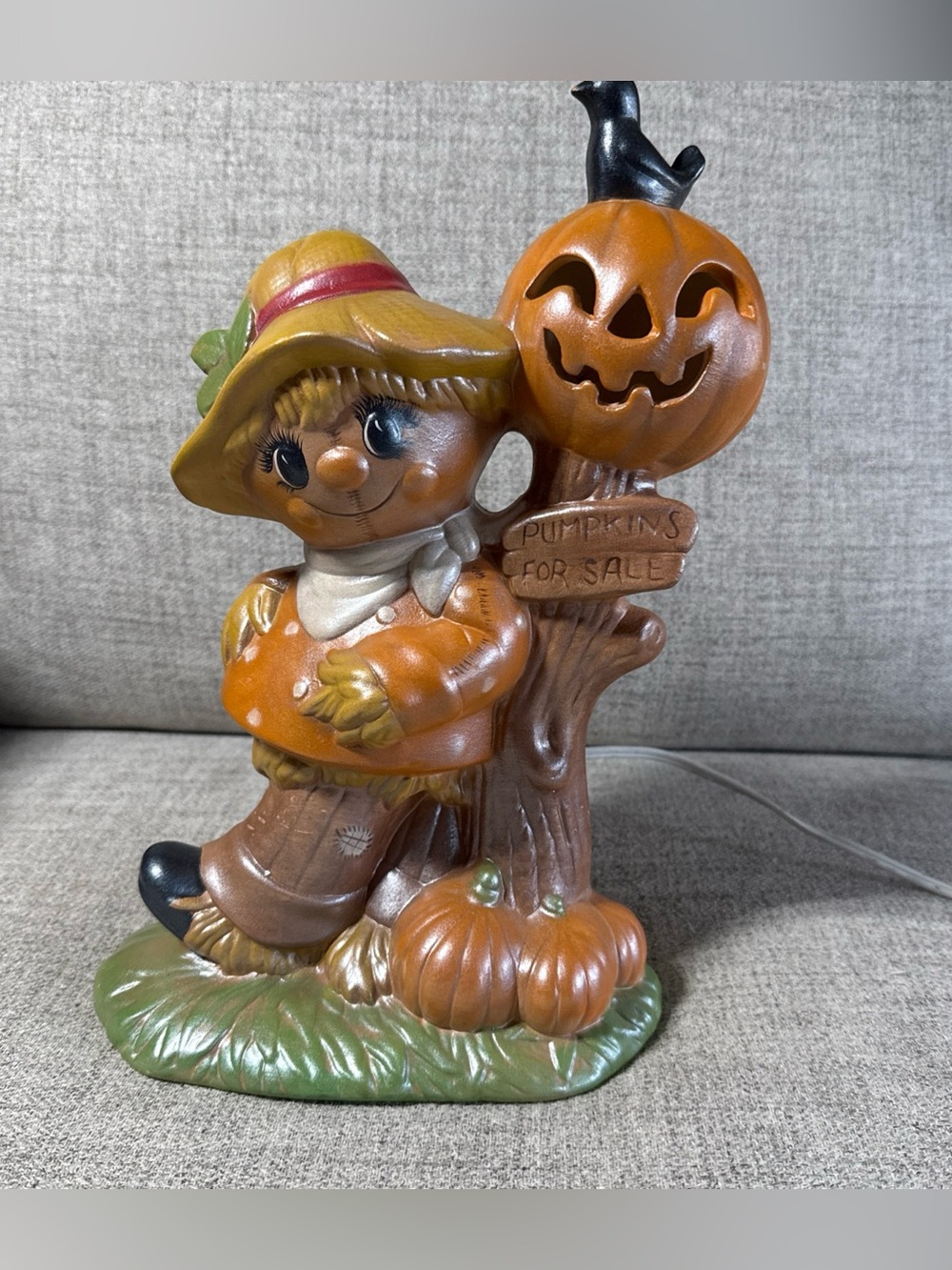 Halloween scarecrow selling pumpkins light. WORKS! VTG hand painted ceramic